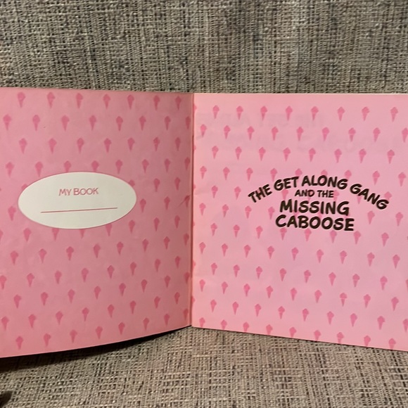 The Get Along Gang Books Set of 2, Vintage - Picture 4 of 9